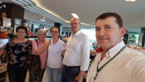 Tia Clara, em sua última visita a Blumenau, após tomar um cafezinho na Padaria Della Nonna